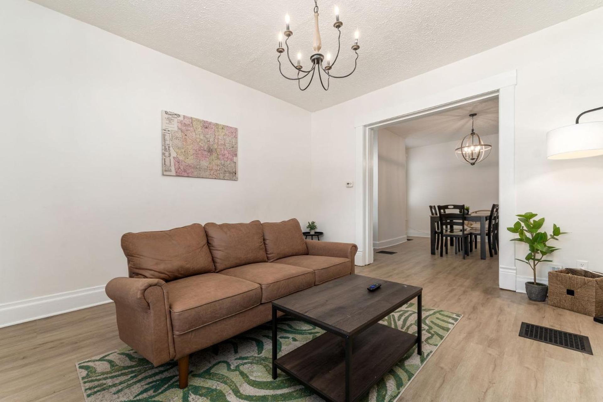 Вилла Housepitality - The Madison House - Brand New Колумбус Экстерьер фото